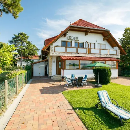 Holiday Home In Fonyod/Balaton 18566 아파트 *