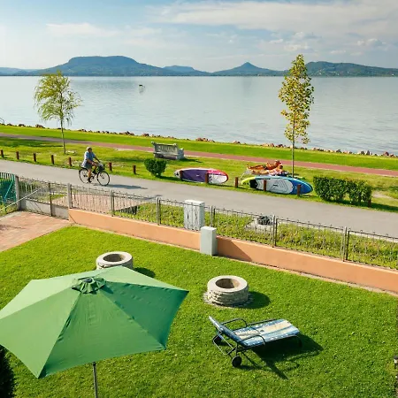 아파트 Holiday Home In Fonyod/Balaton 18566 *